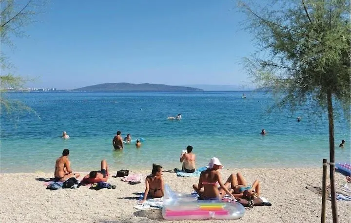 Spacious Apartment Close To The Sea In Kastel Luksic Kaštela