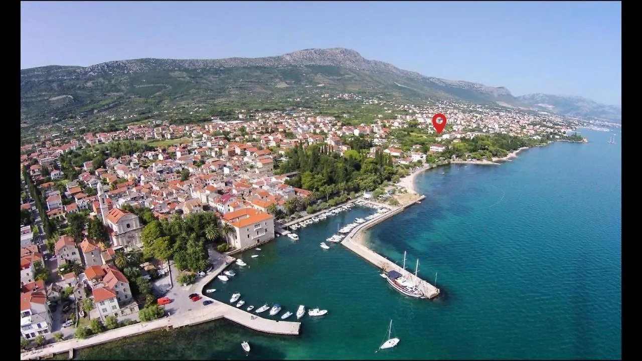 Spacious Apartment Close To The Sea In Kastel Luksic Kastela