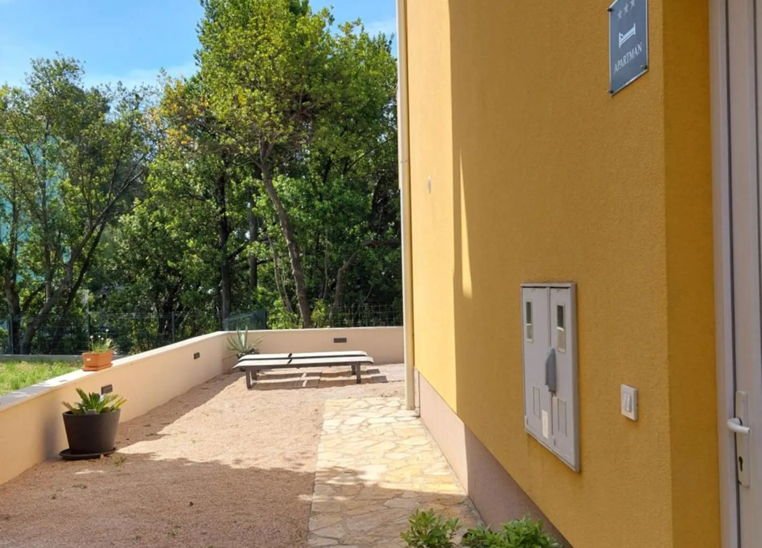 Spacious Apartment Close To The Sea In Kastel Luksic Kaštela